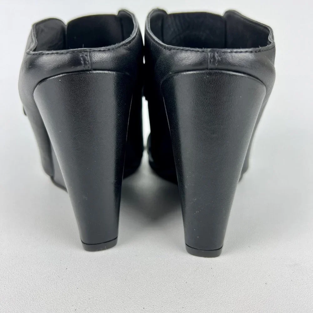 Vince Karima Wedge Mule Slide Sandals Black Leather Silver Detail size 8.5